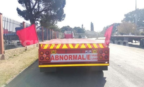 اشتري مستعمل Caterpillar 120 Red شاحنة في Maseru في Maseru اشتري مستعمل Caterpillar 120 Red شاحنة في Maseru في Maseru