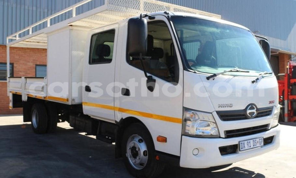 اشتري مستعمل Hino 300 Series White شاحنة في Maseru في Maseru اشتري مستعمل Hino 300 Series White شاحنة في Maseru في Maseru