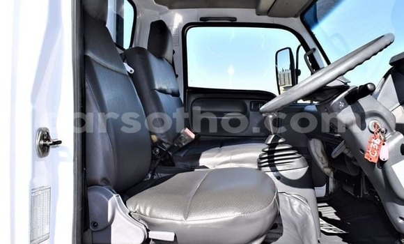 اشتري مستعمل Nissan UD White شاحنة في Maseru في Maseru اشتري مستعمل Nissan UD White شاحنة في Maseru في Maseru