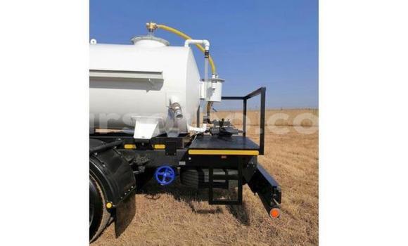 Buy Used Isuzu FTR 850 White Truck in Hlotse in Leribe Buy Used Isuzu FTR 850 White Truck in Hlotse in Leribe