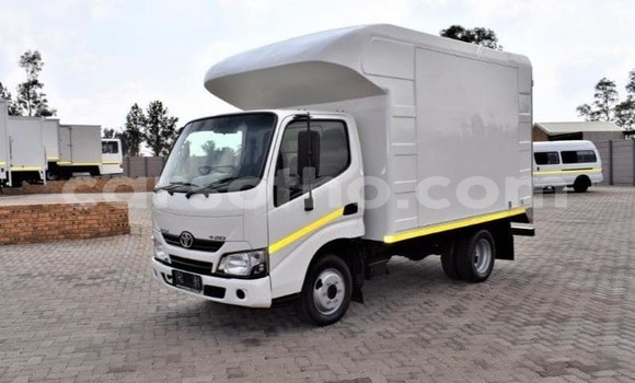 اشتري مستعمل Toyota Dyna White شاحنة في Maseru في Maseru اشتري مستعمل Toyota Dyna White شاحنة في Maseru في Maseru