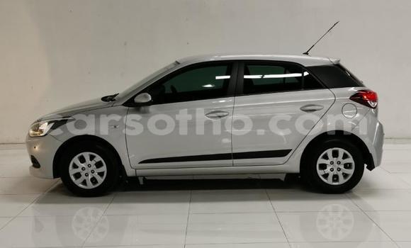 Acheter Occasion Voiture Hyundai i20 Gris à Hlotse, Leribe Acheter Occasion Voiture Hyundai i20 Gris à Hlotse, Leribe