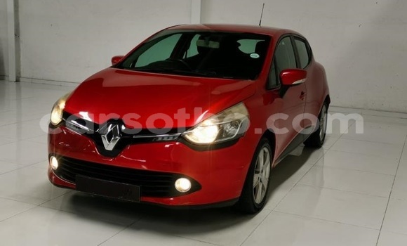 Sayi Na hannu Renault Clio Beige Mota in Maseru a Maseru Sayi Na hannu Renault Clio Beige Mota in Maseru a Maseru