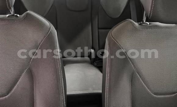 Sayi Na hannu Renault Clio Beige Mota in Maseru a Maseru Sayi Na hannu Renault Clio Beige Mota in Maseru a Maseru