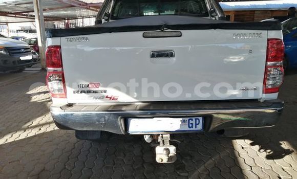 Buy Used Toyota Hilux White Car in Maseru in Maseru Buy Used Toyota Hilux White Car in Maseru in Maseru