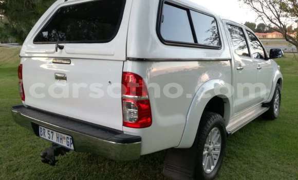 Buy Used Toyota Hilux White Car in Maseru in Maseru Buy Used Toyota Hilux White Car in Maseru in Maseru