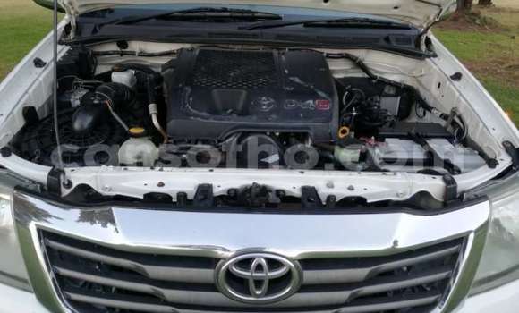 Buy Used Toyota Hilux White Car in Hlotse in Leribe Buy Used Toyota Hilux White Car in Hlotse in Leribe