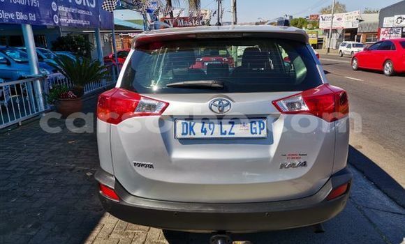 Sayi Na hannu Toyota RAV4 Silver Mota in Maseru a Maseru Sayi Na hannu Toyota RAV4 Silver Mota in Maseru a Maseru