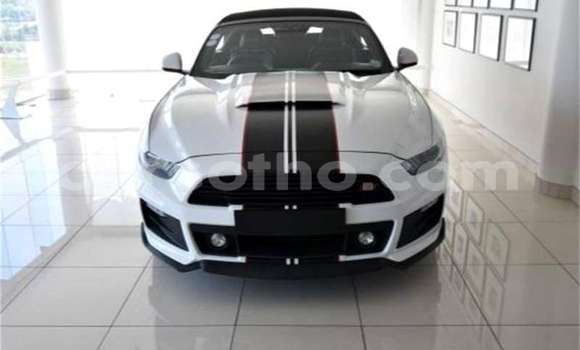 Buy Used Ford Mustang White Car in Mafeteng in Mafeteng Buy Used Ford Mustang White Car in Mafeteng in Mafeteng
