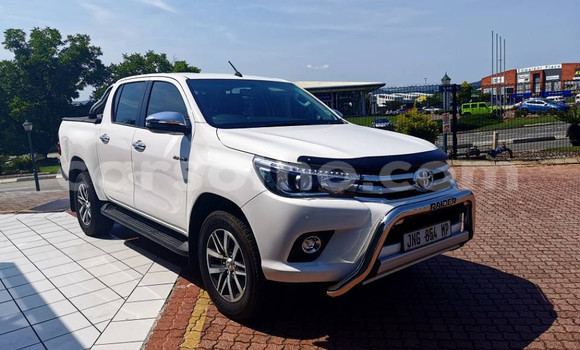 Buy Used Toyota Hilux White Car in Maputsoe in Leribe Buy Used Toyota Hilux White Car in Maputsoe in Leribe