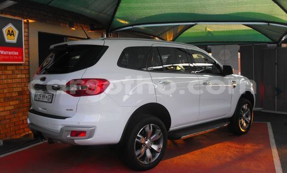 Acheter Occasion Voiture Ford Everest Blanc à Maputsoe, Leribe Acheter Occasion Voiture Ford Everest Blanc à Maputsoe, Leribe