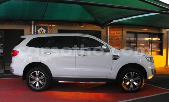 Acheter Occasion Voiture Ford Everest Blanc à Maputsoe, Leribe Acheter Occasion Voiture Ford Everest Blanc à Maputsoe, Leribe