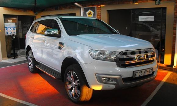 Acheter Occasion Voiture Ford Everest Blanc à Maputsoe, Leribe Acheter Occasion Voiture Ford Everest Blanc à Maputsoe, Leribe