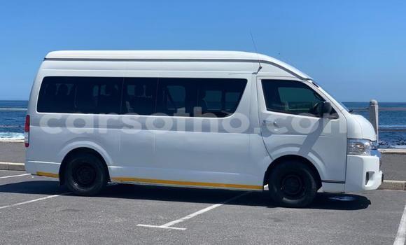 Sayi Na hannu Toyota 4Runner White Mota in Maseru a Maseru Sayi Na hannu Toyota 4Runner White Mota in Maseru a Maseru