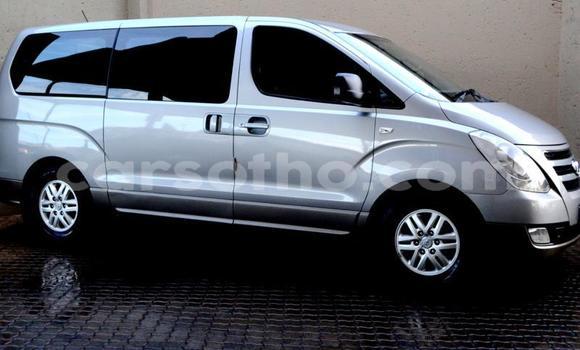 Sayi Na hannu Hyundai H1 Silver Mota in Maseru a Maseru Sayi Na hannu Hyundai H1 Silver Mota in Maseru a Maseru