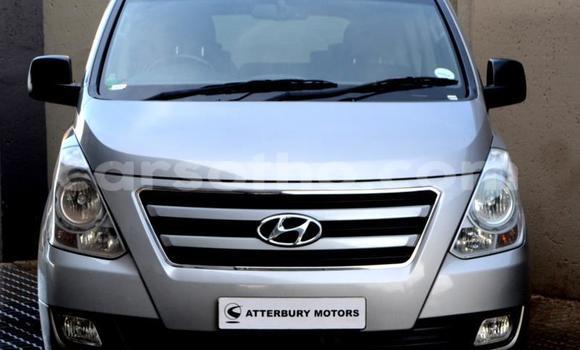 Sayi Na hannu Hyundai H1 Silver Mota in Maseru a Maseru Sayi Na hannu Hyundai H1 Silver Mota in Maseru a Maseru