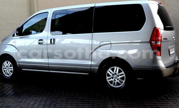 Sayi Na hannu Hyundai H1 Silver Mota in Maseru a Maseru Sayi Na hannu Hyundai H1 Silver Mota in Maseru a Maseru