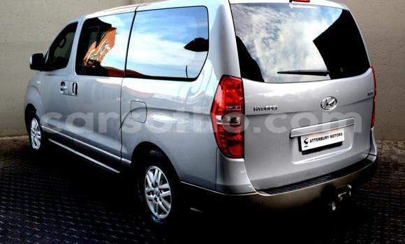 Sayi Na hannu Hyundai H1 Silver Mota in Maseru a Maseru Sayi Na hannu Hyundai H1 Silver Mota in Maseru a Maseru