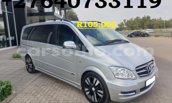 Sayi Na hannu Mercedes Viano Silver Mota in Maseru a Maseru