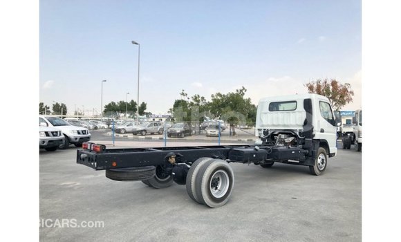 Acheter Import Utilitaire Mitsubishi L400 Blanc à Import - Dubai, Maseru Acheter Import Utilitaire Mitsubishi L400 Blanc à Import - Dubai, Maseru