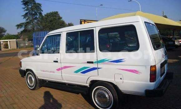 اشتري مستعمل Toyota Hiace Green سيارة في Maputsoe في Leribe اشتري مستعمل Toyota Hiace Green سيارة في Maputsoe في Leribe