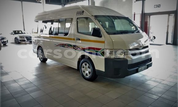 Buy Used Toyota Hiace Green Car in Hlotse in Leribe Buy Used Toyota Hiace Green Car in Hlotse in Leribe