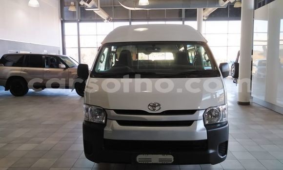 Buy Used Toyota Hiace Green Car in Hlotse in Leribe Buy Used Toyota Hiace Green Car in Hlotse in Leribe