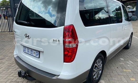اشتري مستعمل Hyundai H1 White سيارة في Hlotse في Leribe اشتري مستعمل Hyundai H1 White سيارة في Hlotse في Leribe