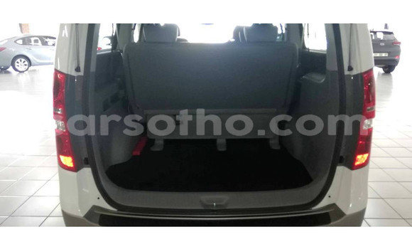 Buy Used Hyundai H1 Green Car in Mokhotlong in Berea Buy Used Hyundai H1 Green Car in Mokhotlong in Berea