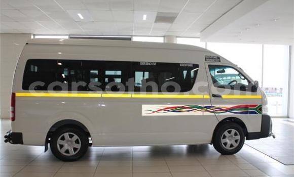 Buy Used Toyota Hiace Green Car in Butha–Buthe in Thaba-Tseka Buy Used Toyota Hiace Green Car in Butha–Buthe in Thaba-Tseka