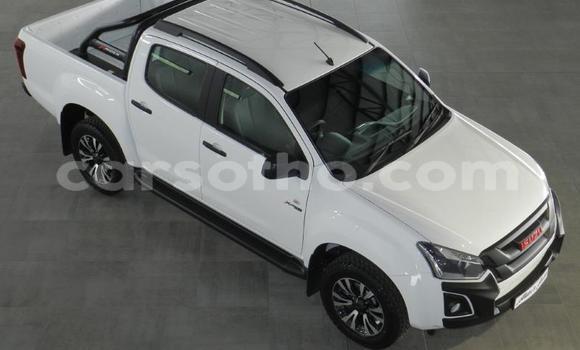 Sayi Na hannu Isuzu KB Green Mota in Peka a Leribe Sayi Na hannu Isuzu KB Green Mota in Peka a Leribe