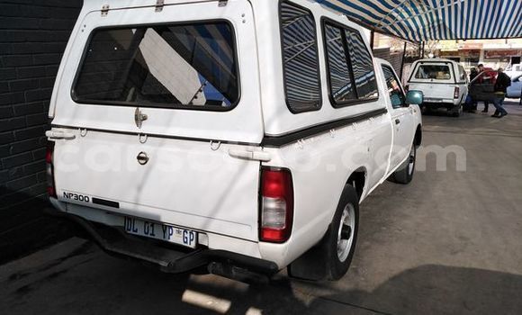 Buy Used Nissan NP 300 Green Car in Mohale's Hoek in Mohale's Hoek Buy Used Nissan NP 300 Green Car in Mohale's Hoek in Mohale's Hoek