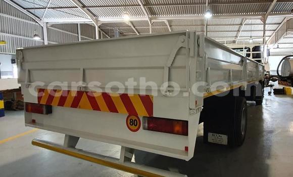 اشتري مستعمل Hino 300 Series White شاحنة في Maseru في Maseru اشتري مستعمل Hino 300 Series White شاحنة في Maseru في Maseru