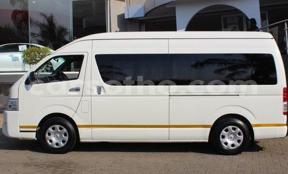 Buy Used Toyota Hiace White Car in Maputsoa in Leribe Buy Used Toyota Hiace White Car in Maputsoa in Leribe