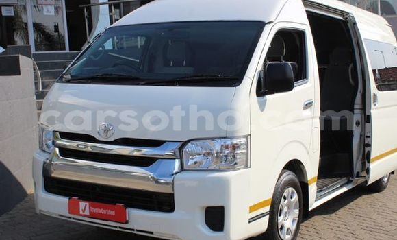 Buy Used Toyota Hiace White Car in Maputsoa in Leribe Buy Used Toyota Hiace White Car in Maputsoa in Leribe