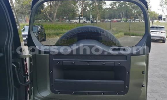 Acheter Occasion Voiture Land Rover Defender Beige à Maputsoe, Leribe Acheter Occasion Voiture Land Rover Defender Beige à Maputsoe, Leribe