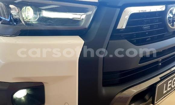 Sayi Na hannu Toyota Hilux White Mota in Maseru a Maseru Sayi Na hannu Toyota Hilux White Mota in Maseru a Maseru