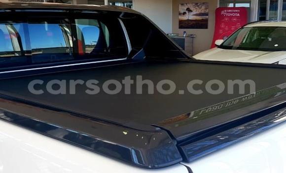 Sayi Na hannu Toyota Hilux White Mota in Maseru a Maseru Sayi Na hannu Toyota Hilux White Mota in Maseru a Maseru
