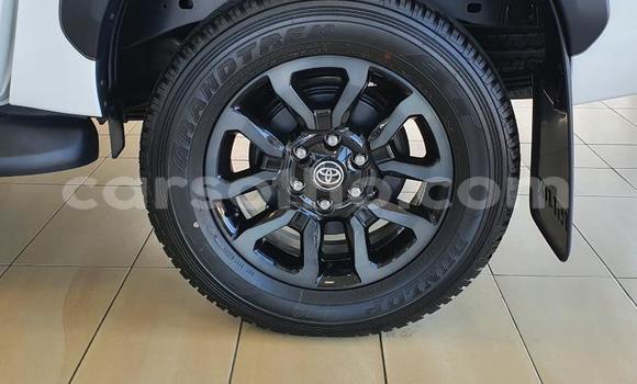 Sayi Na hannu Toyota Hilux White Mota in Maseru a Maseru Sayi Na hannu Toyota Hilux White Mota in Maseru a Maseru