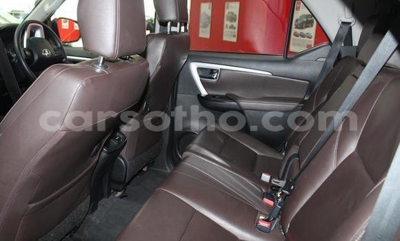 Sayi Na hannu Toyota Fortuner White Mota in Maseru a Maseru Sayi Na hannu Toyota Fortuner White Mota in Maseru a Maseru