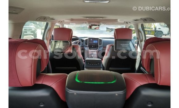 Sayi Imported Toyota Land Cruiser Black Mota in Import - Dubai a Maseru Sayi Imported Toyota Land Cruiser Black Mota in Import - Dubai a Maseru