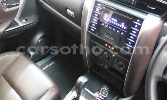 Sayi Na hannu Toyota Fortuner White Mota in Maseru a Maseru Sayi Na hannu Toyota Fortuner White Mota in Maseru a Maseru