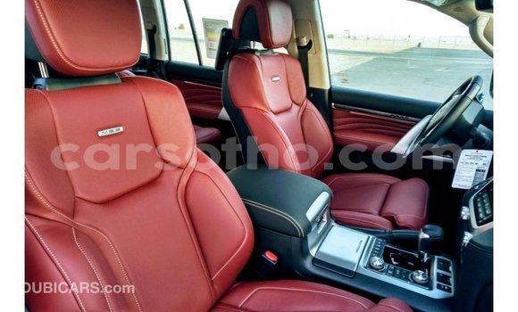 Sayi Imported Toyota Land Cruiser Black Mota in Import - Dubai a Maseru Sayi Imported Toyota Land Cruiser Black Mota in Import - Dubai a Maseru