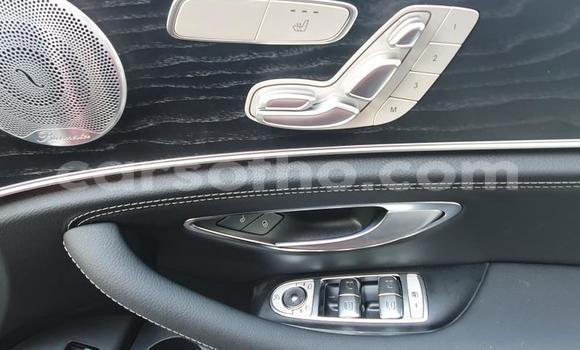 Acheter Occasion Voiture Mercedes-Benz E–Class Rouge à Maseru, Maseru Acheter Occasion Voiture Mercedes-Benz E–Class Rouge à Maseru, Maseru