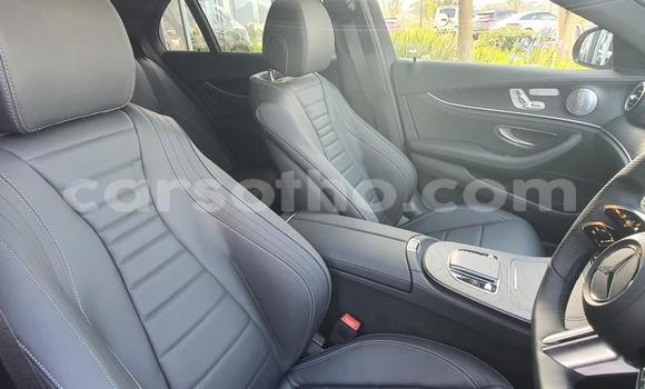 Acheter Occasion Voiture Mercedes-Benz E–Class Rouge à Maseru, Maseru Acheter Occasion Voiture Mercedes-Benz E–Class Rouge à Maseru, Maseru