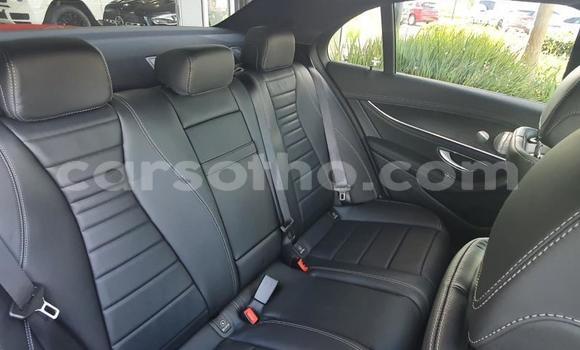 Acheter Occasion Voiture Mercedes-Benz E–Class Rouge à Maseru, Maseru Acheter Occasion Voiture Mercedes-Benz E–Class Rouge à Maseru, Maseru