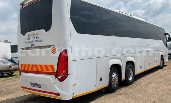 Buy Used Scania Irizar White Truck in Maseru in Maseru Buy Used Scania Irizar White Truck in Maseru in Maseru