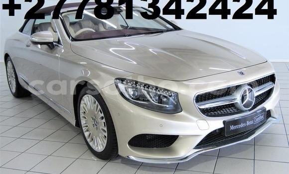 Sayi Na hannu Mercedes-Benz S–Class Silver Mota in Maseru a Maseru Sayi Na hannu Mercedes-Benz S–Class Silver Mota in Maseru a Maseru