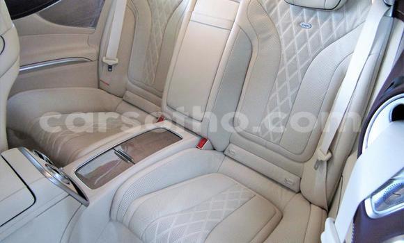 Sayi Na hannu Mercedes-Benz S–Class Silver Mota in Maseru a Maseru Sayi Na hannu Mercedes-Benz S–Class Silver Mota in Maseru a Maseru