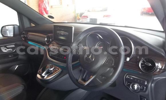 Sayi Na hannu Mercedes-Benz V-klasse Silver Mota in Maseru a Maseru Sayi Na hannu Mercedes-Benz V-klasse Silver Mota in Maseru a Maseru